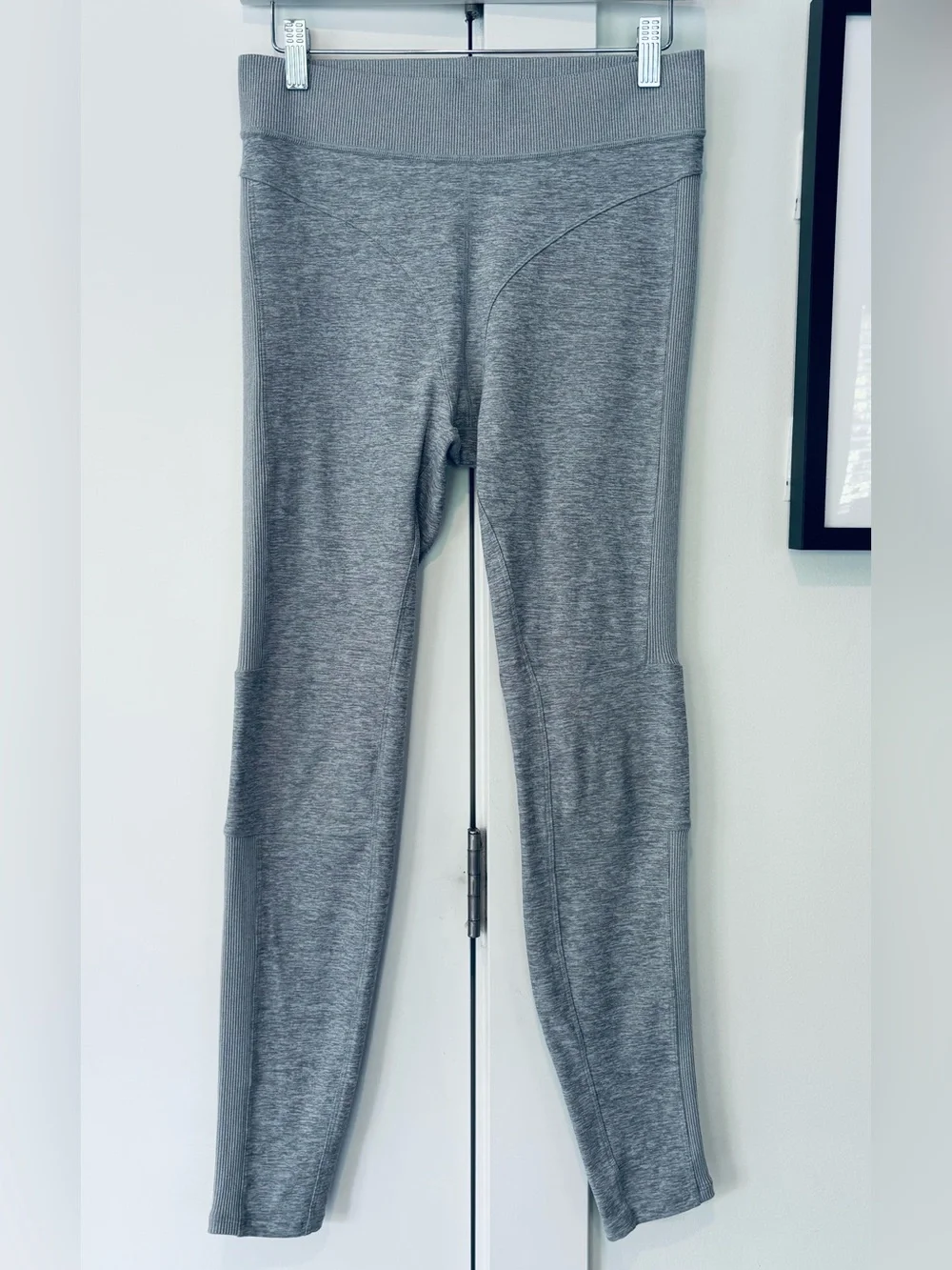 Alo Yoga HeadStart Soft Heathered grey 7/8 leggings size M